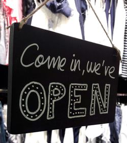 We open our stores Pep Serra and Les Escales de Santa Coloma de Farners by appointment on Monday, May 4