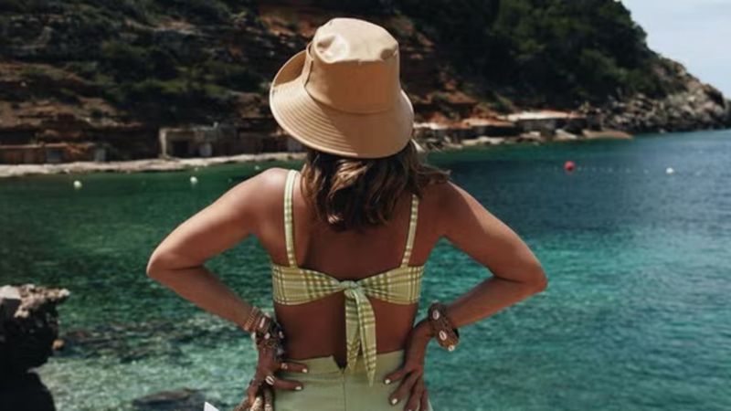 La fórmula definitiva para hacer la maleta este verano: menos ropa, más estilo