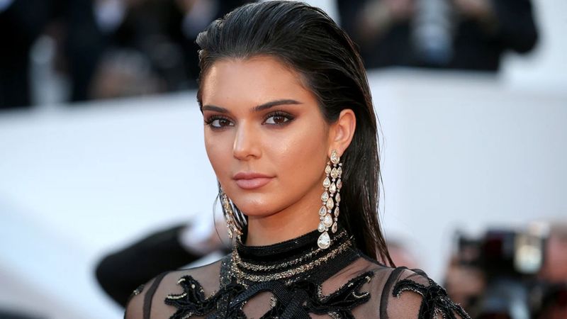 8. Kendall Jenner – De pasarela a redes sociales