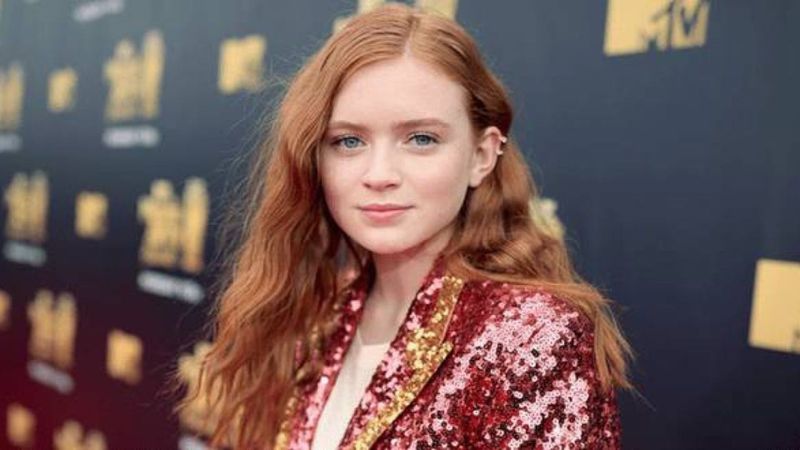 10. Sadie Sink – Estilo emergente con impacto masivo