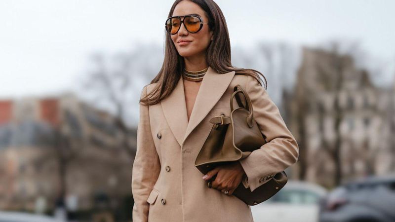 10. Mini trench y gabardinas reinventadas