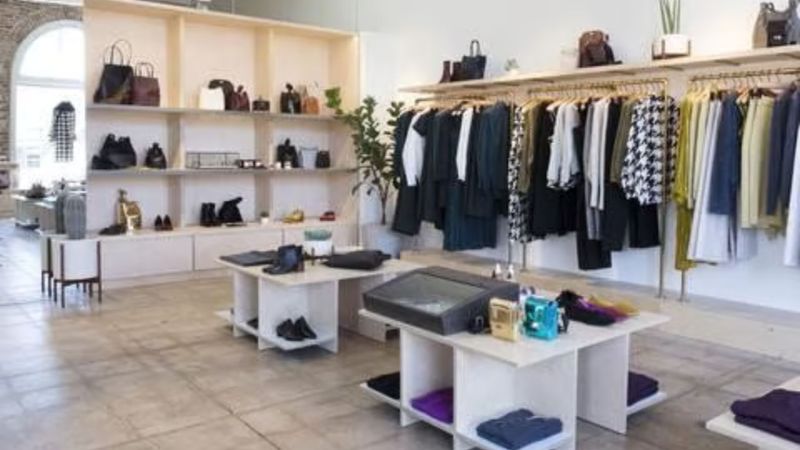 3. Creatures of Comfort – Minimalismo urbano y piezas atemporales