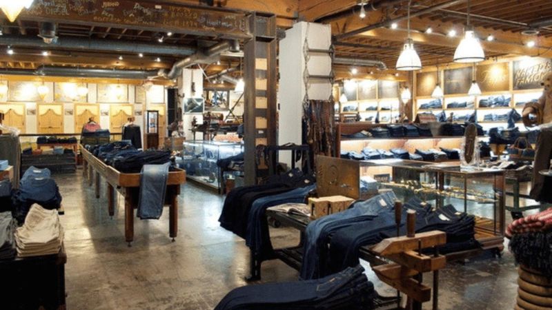 5. American Rag’s World Denim Bar – Icono del denim y de la cultura joven
