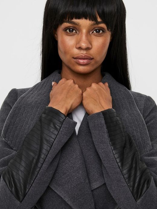 Abrigo 3/4 combinado polipiel Vero Moda Dark Grey Mela