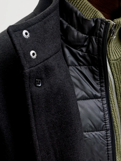 Abrigo 3/4 con detalle chaleco alcochado Jack & Jones Black