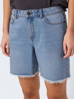 Bermuda tejana 5 bolsillos con deshilachado Noisy May Light Blue Den