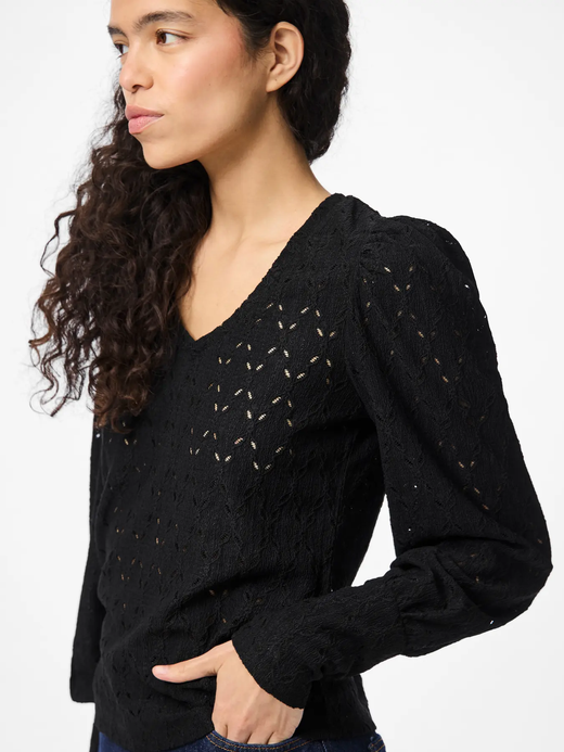 Blusón m/l de cuello pico con calados Pieces Black