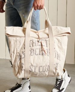 Bolsa grande algodón con letras branding Superdry Oatmeal