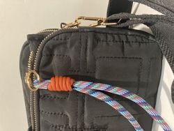 Bolso cruzado monocolor Varis Black