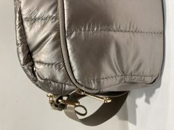 Bolso pequeño alcochado cruzado Varis Sand