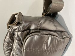 Bolso pequeño alcochado cruzado Varis Sand