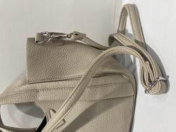 Bolso pequeño cruzado con cadena Varis Brown