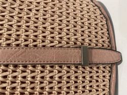 Bolso pequeño cruzado con trenzado Varis Sand