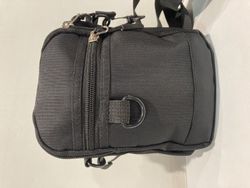 Bolso pequeño cruzado Varis Black