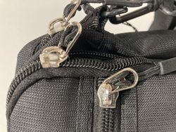 Bolso pequeño cruzado Varis Black