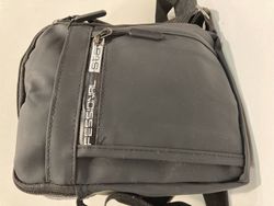 Bolso pequeño cruzado Varis Black