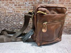 Bolso pequeño de piel cruzado Varis Brown