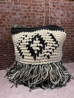 Bolso pequeño trenzado bicolor con flecos Varis White