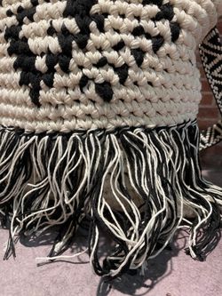 Bolso pequeño trenzado bicolor con flecos Varis White