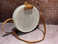 Bolso redondo cruzado Varis White