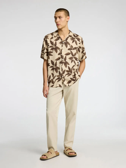 Camisa de cuello bowling con estampado hojas Selected Oatmeal