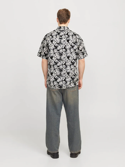 Camisa m/c con estampado hojas Jack & Jones Black