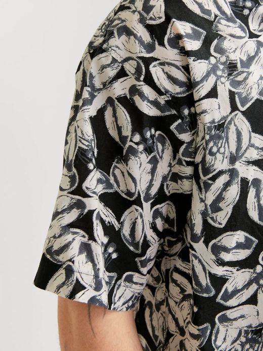 Camisa m/c con estampado hojas Jack & Jones Black