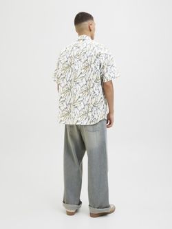 Camisa m/c con estampado hojas Jack & Jones Cloud Dancer