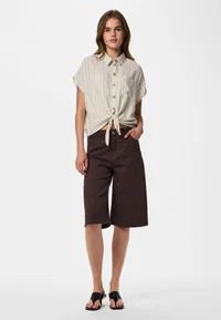 Camisa m/c con rayas y anunada Pieces Birch