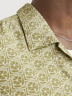 Camisa m/c oversize estampada monocolor Jack & Jones Cedar