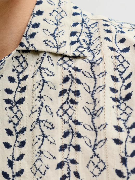 Camisa m/c resort con estampado floral monocolor Jack & Jones Moonstruck