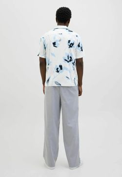 Camisa m/c resort con estampado flores grandes Jack & Jones Chambray Blue