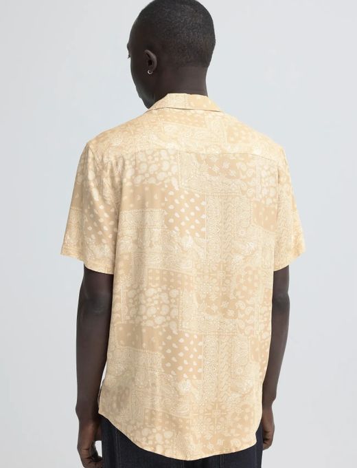 Camisa m/c viscosa con estampado cachemir monocolor Blend Of America Sand