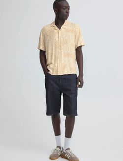 Camisa m/c viscosa con estampado cachemir monocolor Blend Of America Sand