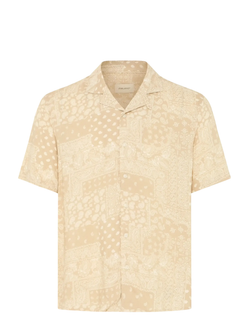 Camisa m/c viscosa con estampado cachemir monocolor Blend Of America Sand