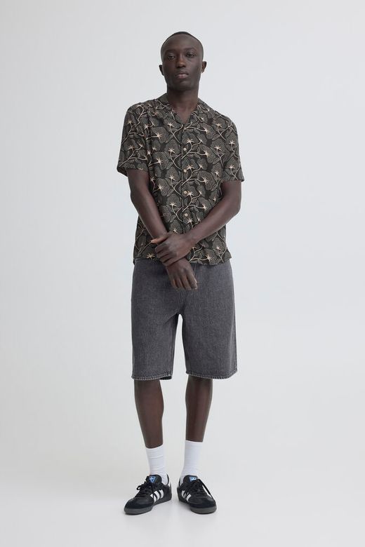 Camisa m/c viscosa con estampado hojas Blend Of America Black