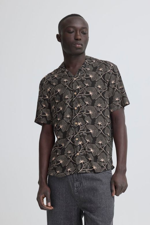Camisa m/c viscosa con estampado hojas Blend Of America Black