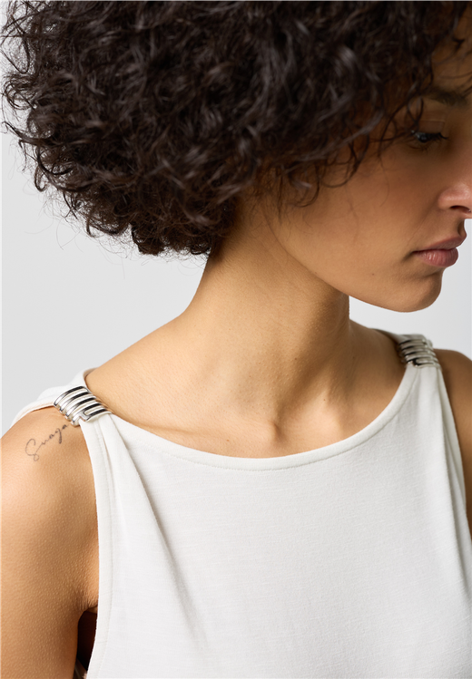 Camiseta de tirantes con detalle metálico Street One Off White