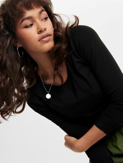 Nur schwarzes Langarm-Stretch-Top mit Rundhalsausschnitt