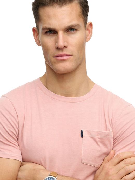 Camiseta m/c con bolsillo de aspecto envejecido Superdry Light Pink