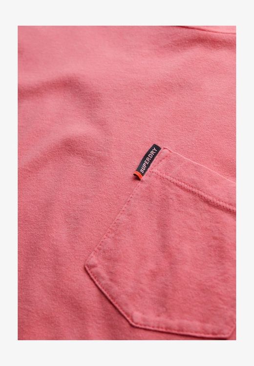 Camiseta m/c con bolsillo envejecida Superdry Washed Paradise Red