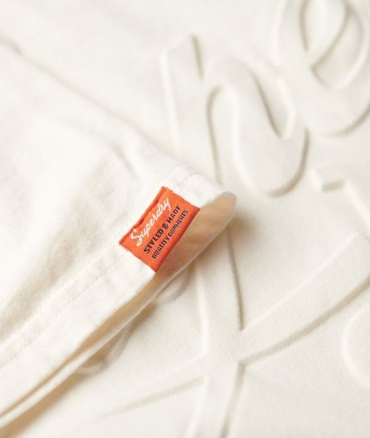 Camiseta m/c con letras branding relieve Superdry Winter White