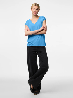 Camiseta s/m básica con cuello pico Pieces Azure Blue