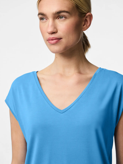 Camiseta s/m básica con cuello pico Pieces Azure Blue