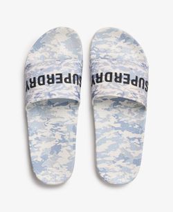 Chancla de pala con estampado camuflaje urban y letras branding y letras branding contrastadas Superdry White