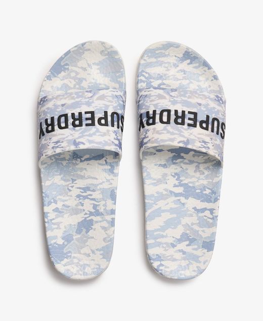 Chancla de pala con estampado camuflaje urban y letras branding y letras branding contrastadas Superdry White