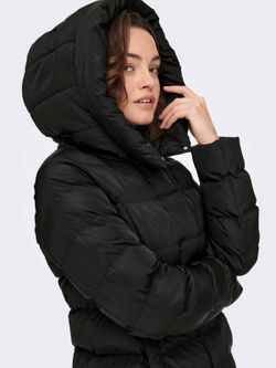 Chaqueta 3/4 alcochada con capucha Only Black