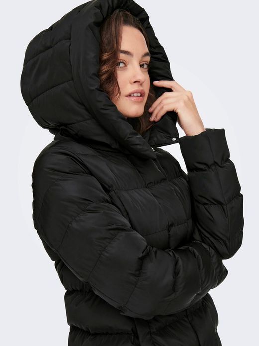 Chaqueta 3/4 alcochada con capucha Only Black