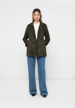 Chaqueta 3/4 con cinturón estampado animal print Only Kalamata