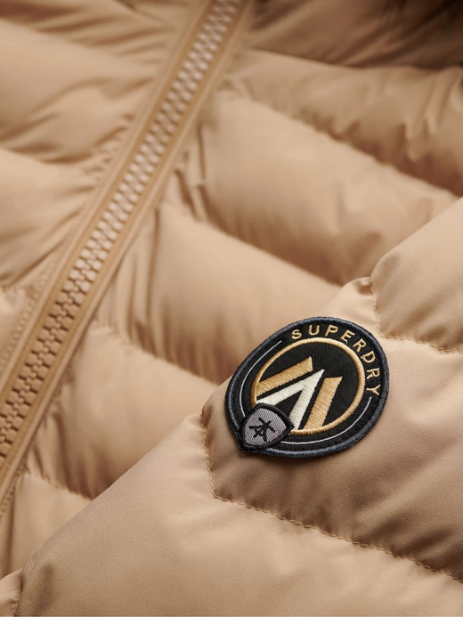 Chaqueta alcochada con capucha con pelo Superdry Beige